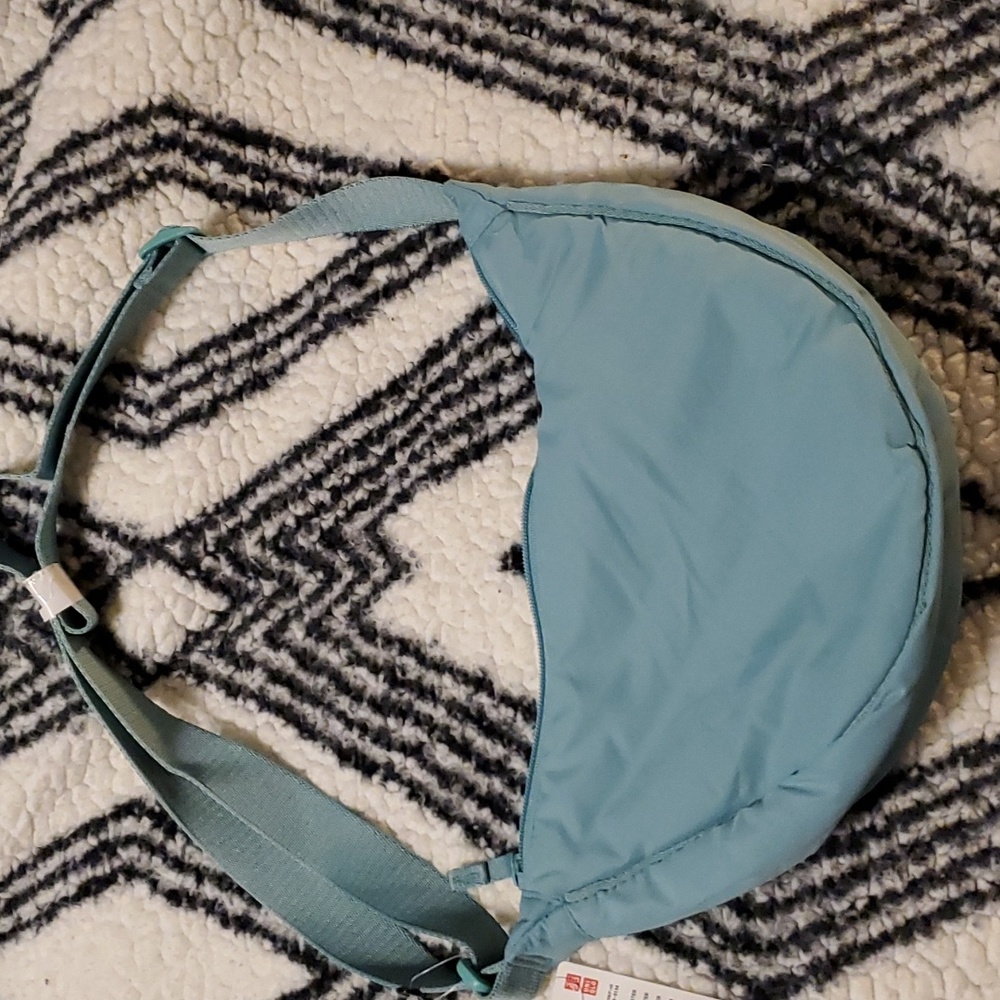 Uniqlo Round Mini Shoulder Bag